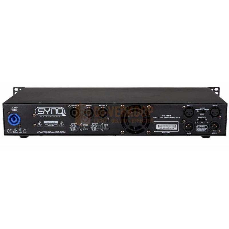 SYNQ SE-1100 - 2x 550Wrms CLASS-D versterker, lichtgewicht (slechts 3,85kg) achterkant aansluitingen
